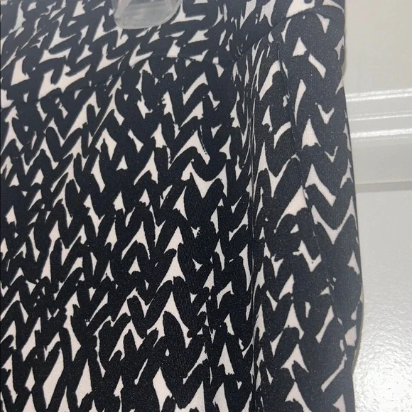 Black and White Patterned Pants - Picture 3 of 7